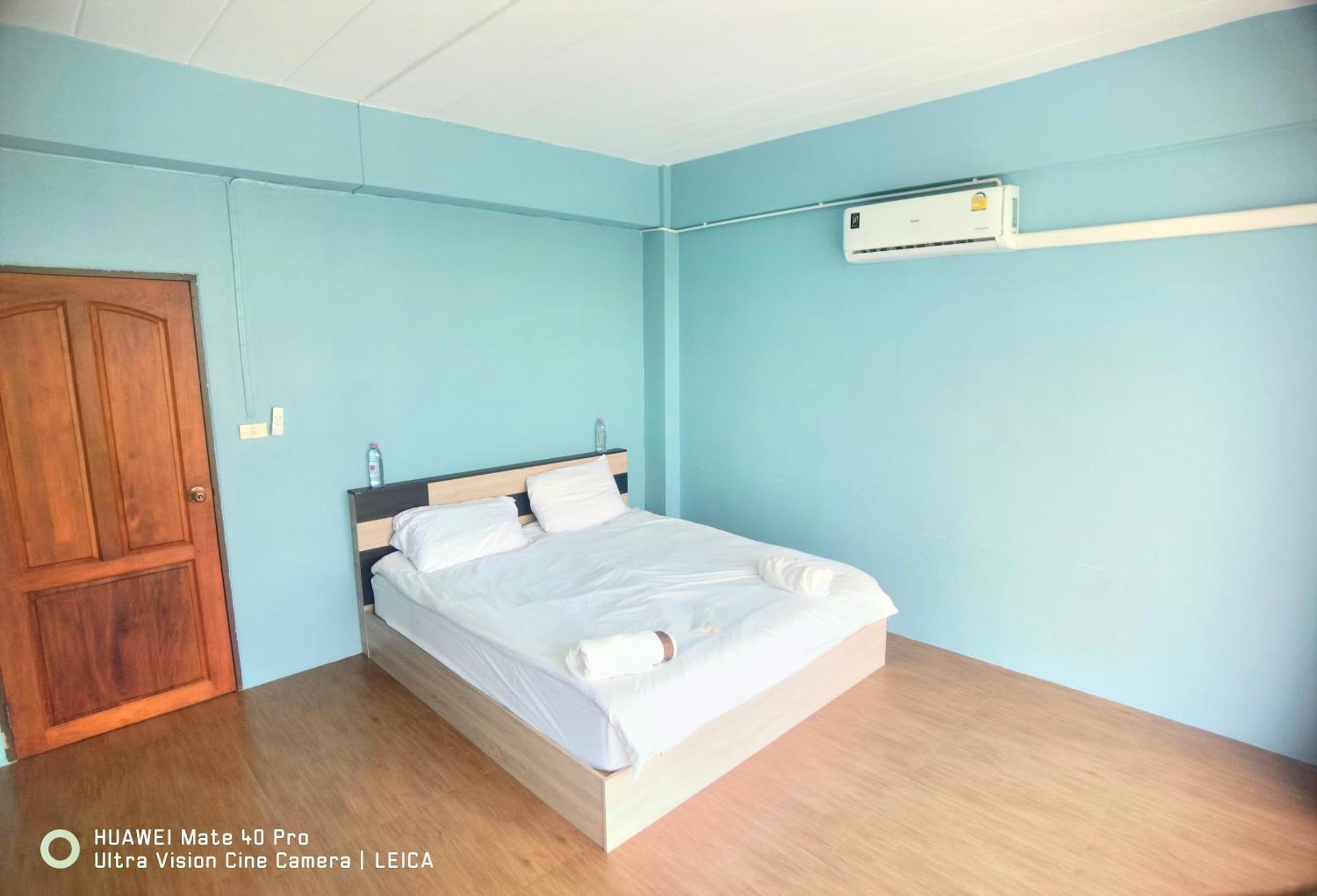 Hotel 115 Townhouse Ban Khlong Krang Esterno foto