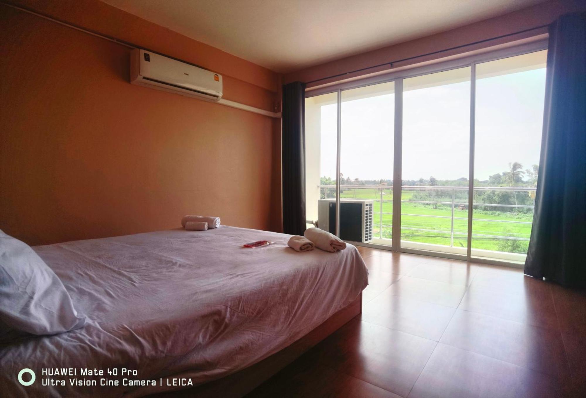 Hotel 115 Townhouse Ban Khlong Krang Esterno foto