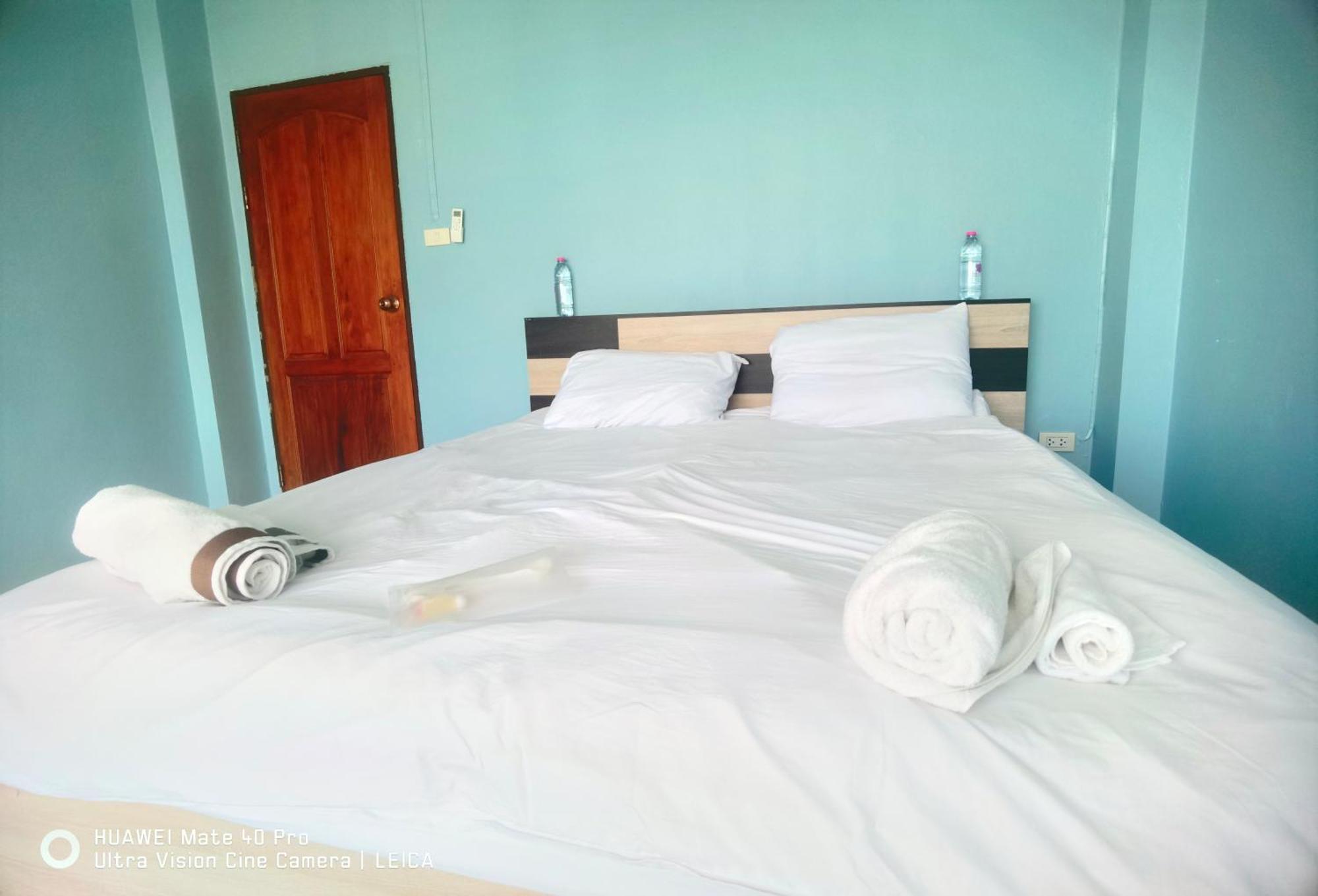 Hotel 115 Townhouse Ban Khlong Krang Esterno foto