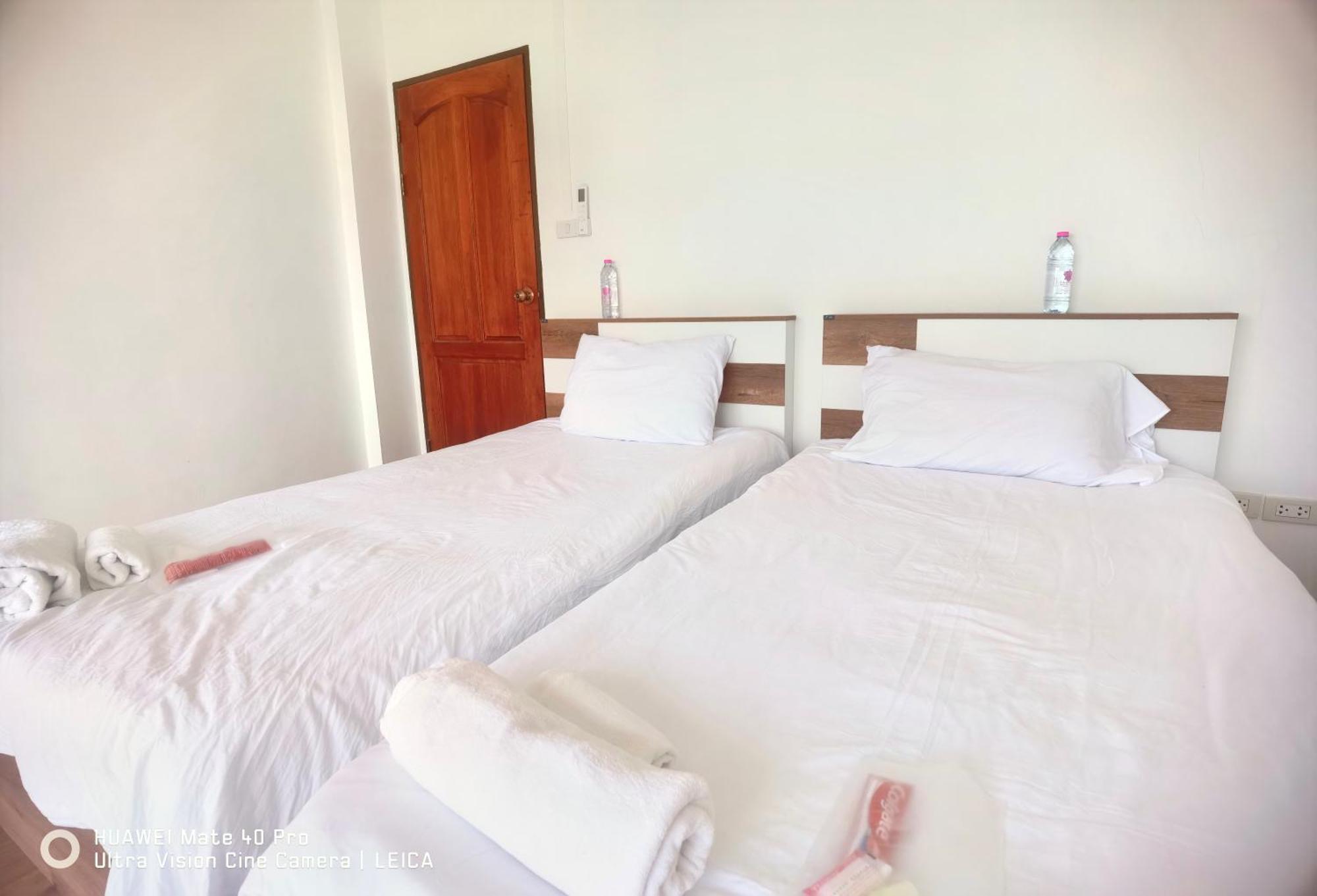 Hotel 115 Townhouse Ban Khlong Krang Esterno foto