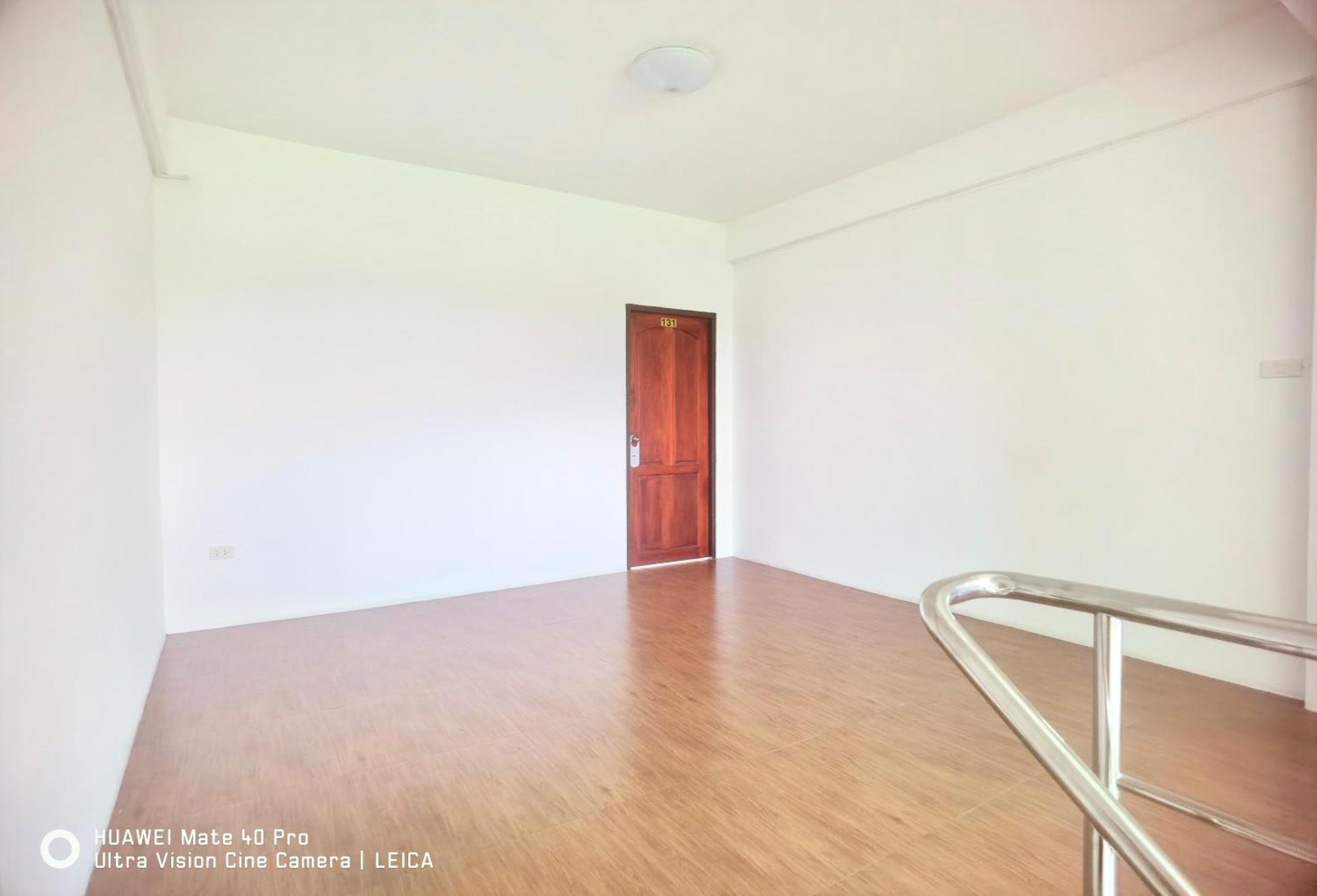 Hotel 115 Townhouse Ban Khlong Krang Esterno foto