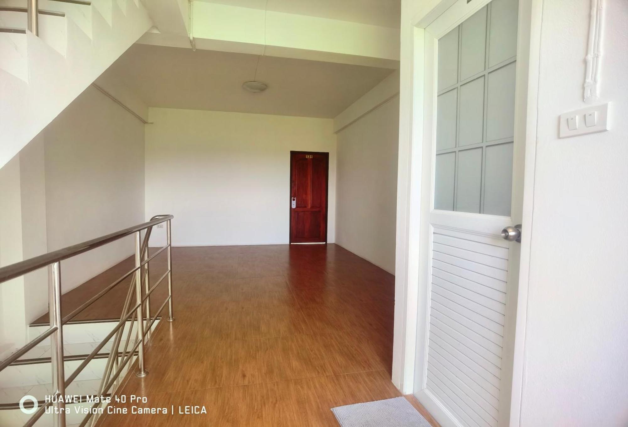 Hotel 115 Townhouse Ban Khlong Krang Esterno foto