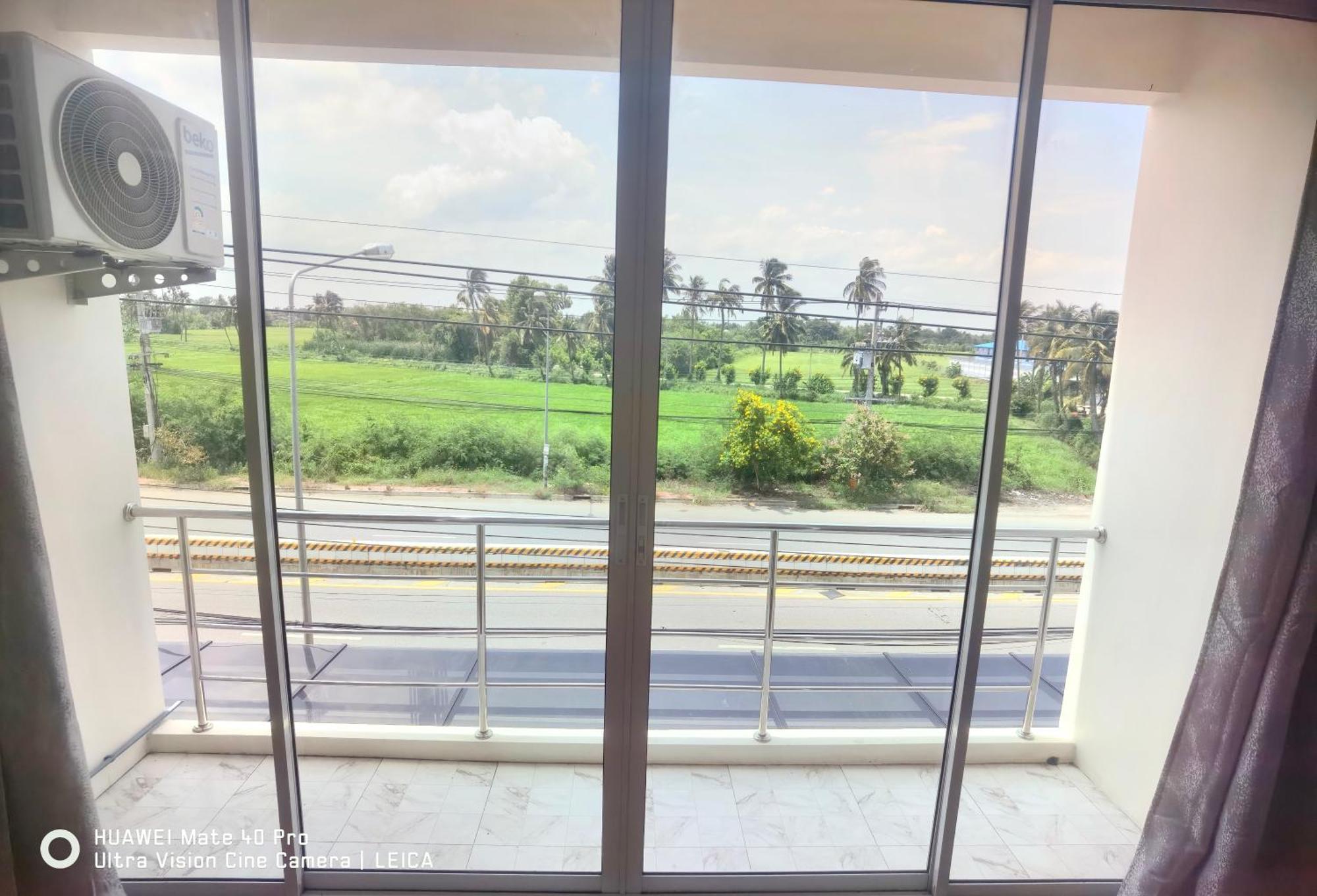 Hotel 115 Townhouse Ban Khlong Krang Esterno foto