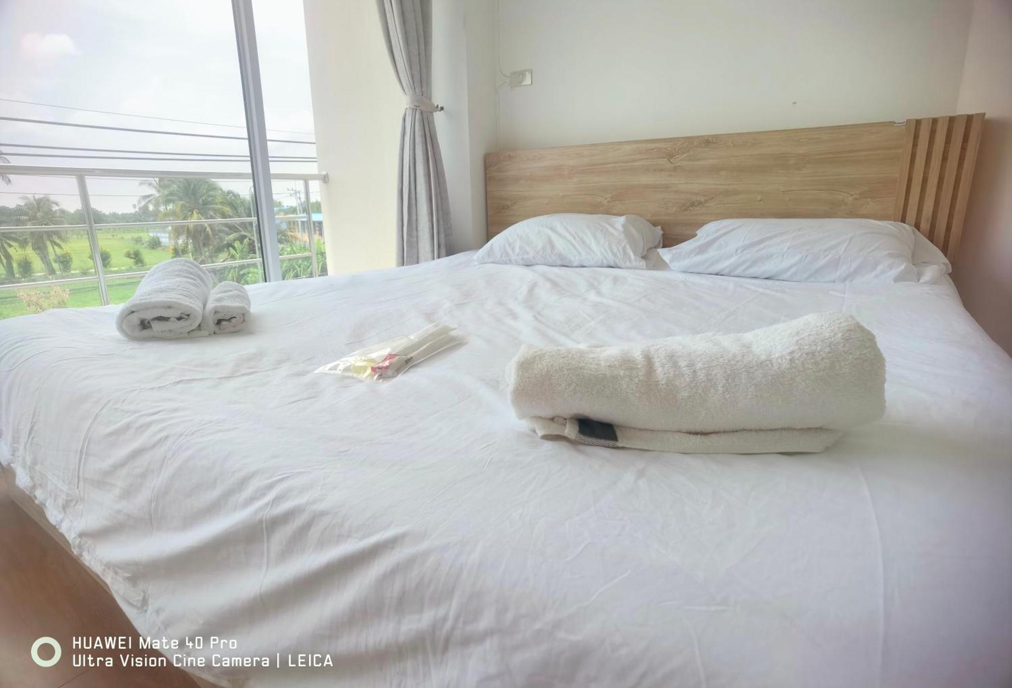 Hotel 115 Townhouse Ban Khlong Krang Esterno foto