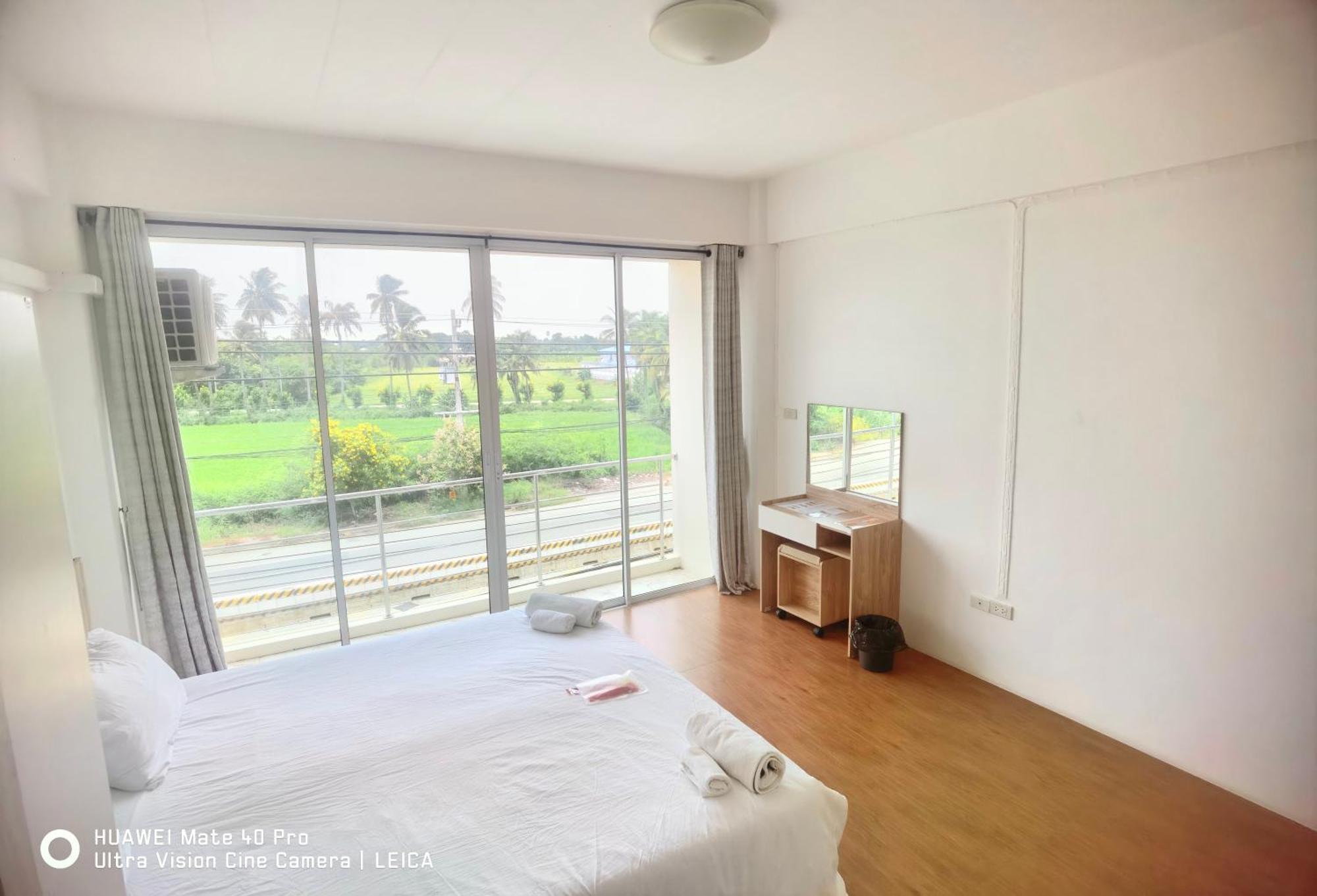 Hotel 115 Townhouse Ban Khlong Krang Esterno foto