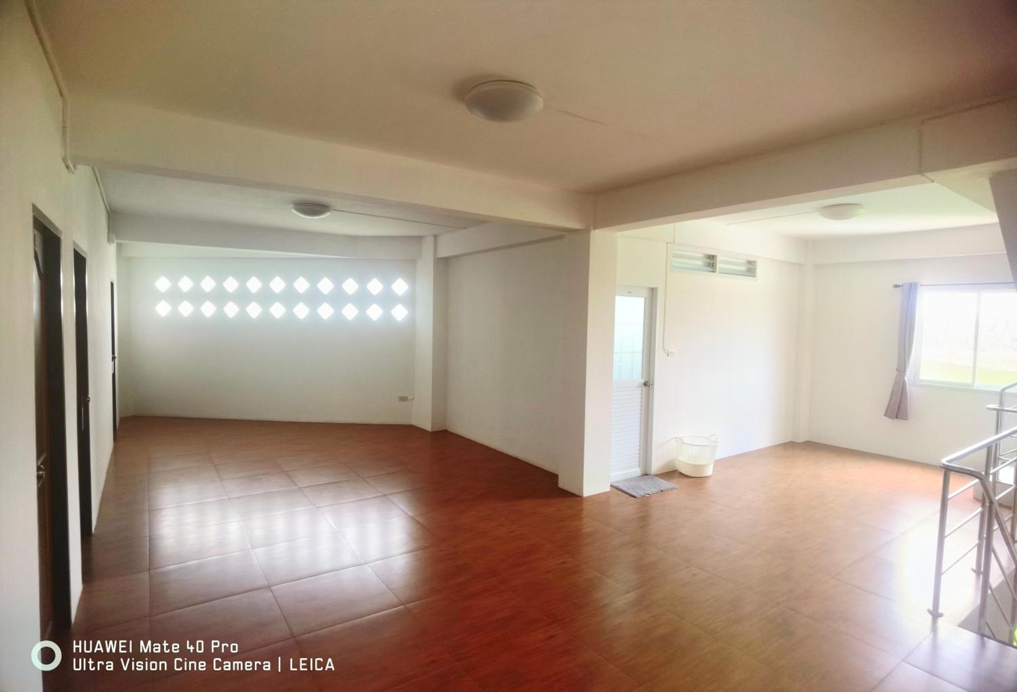 Hotel 115 Townhouse Ban Khlong Krang Esterno foto