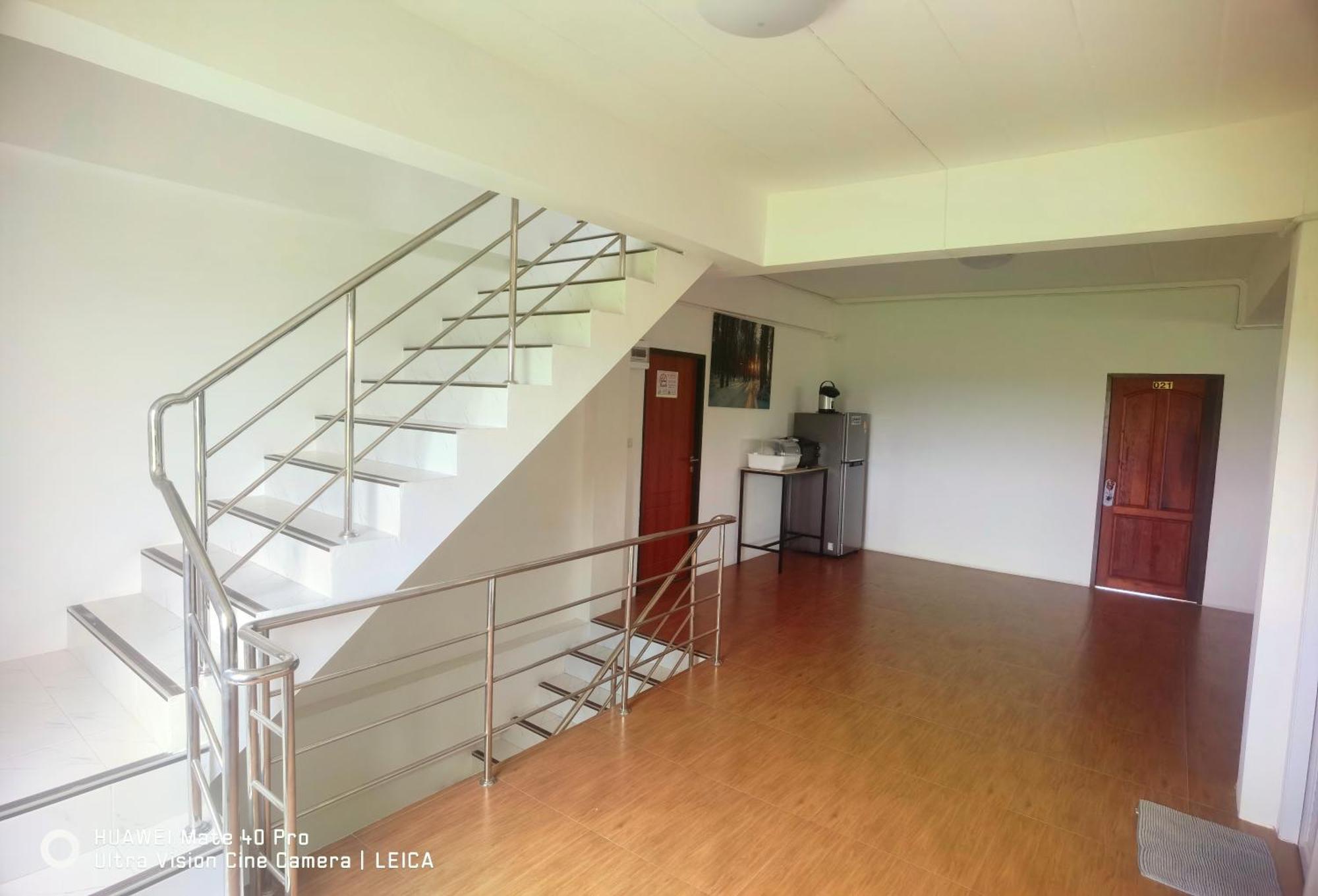 Hotel 115 Townhouse Ban Khlong Krang Esterno foto