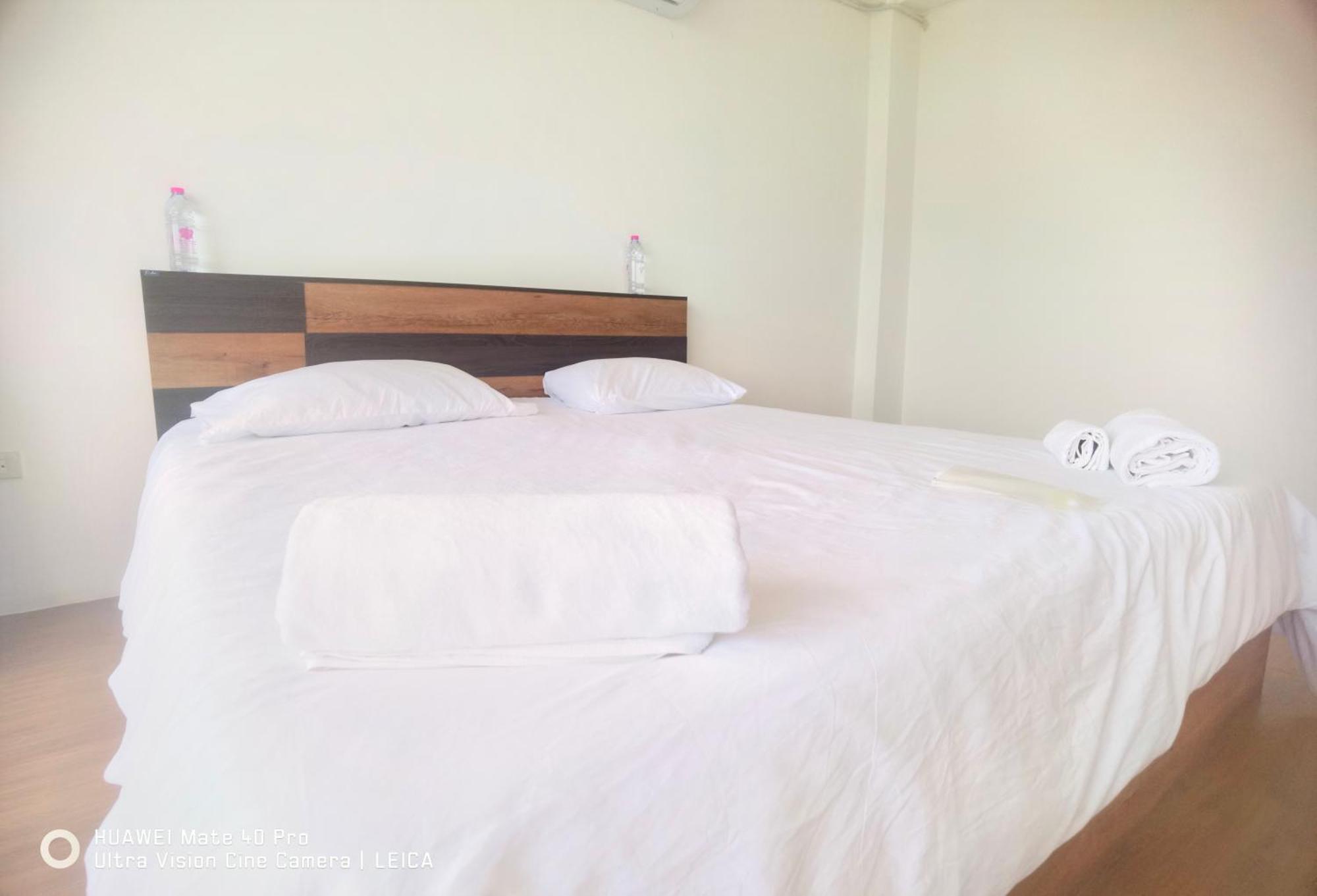 Hotel 115 Townhouse Ban Khlong Krang Esterno foto