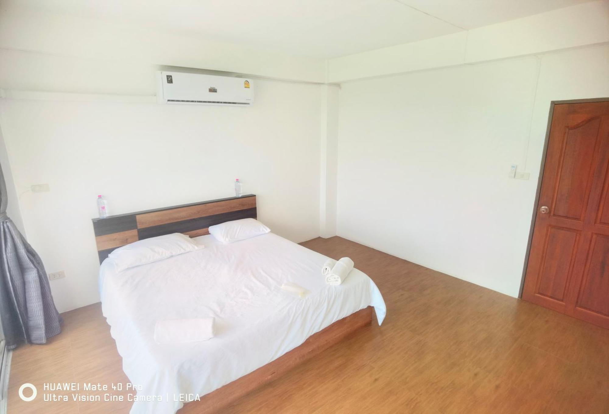 Hotel 115 Townhouse Ban Khlong Krang Esterno foto