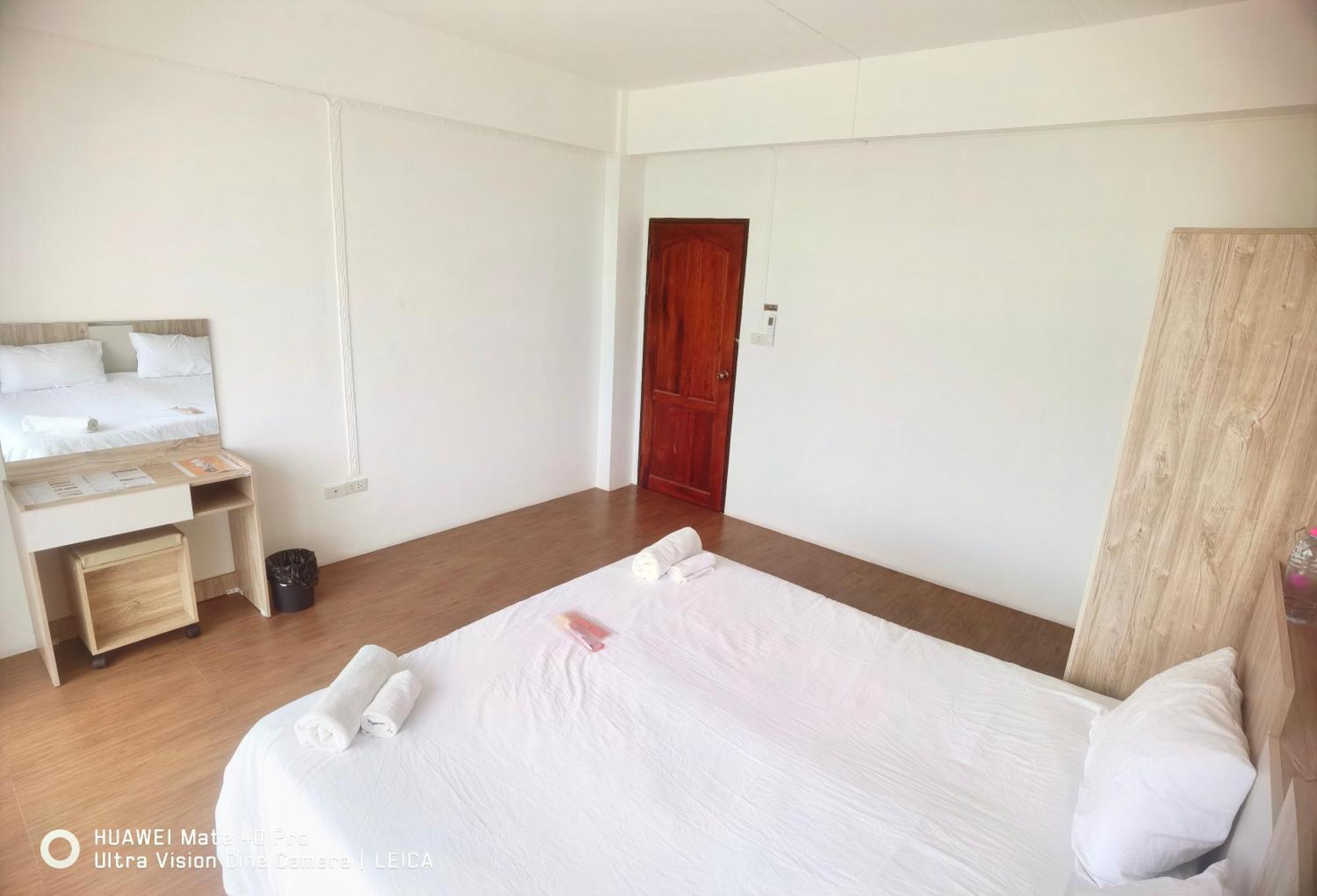 Hotel 115 Townhouse Ban Khlong Krang Esterno foto