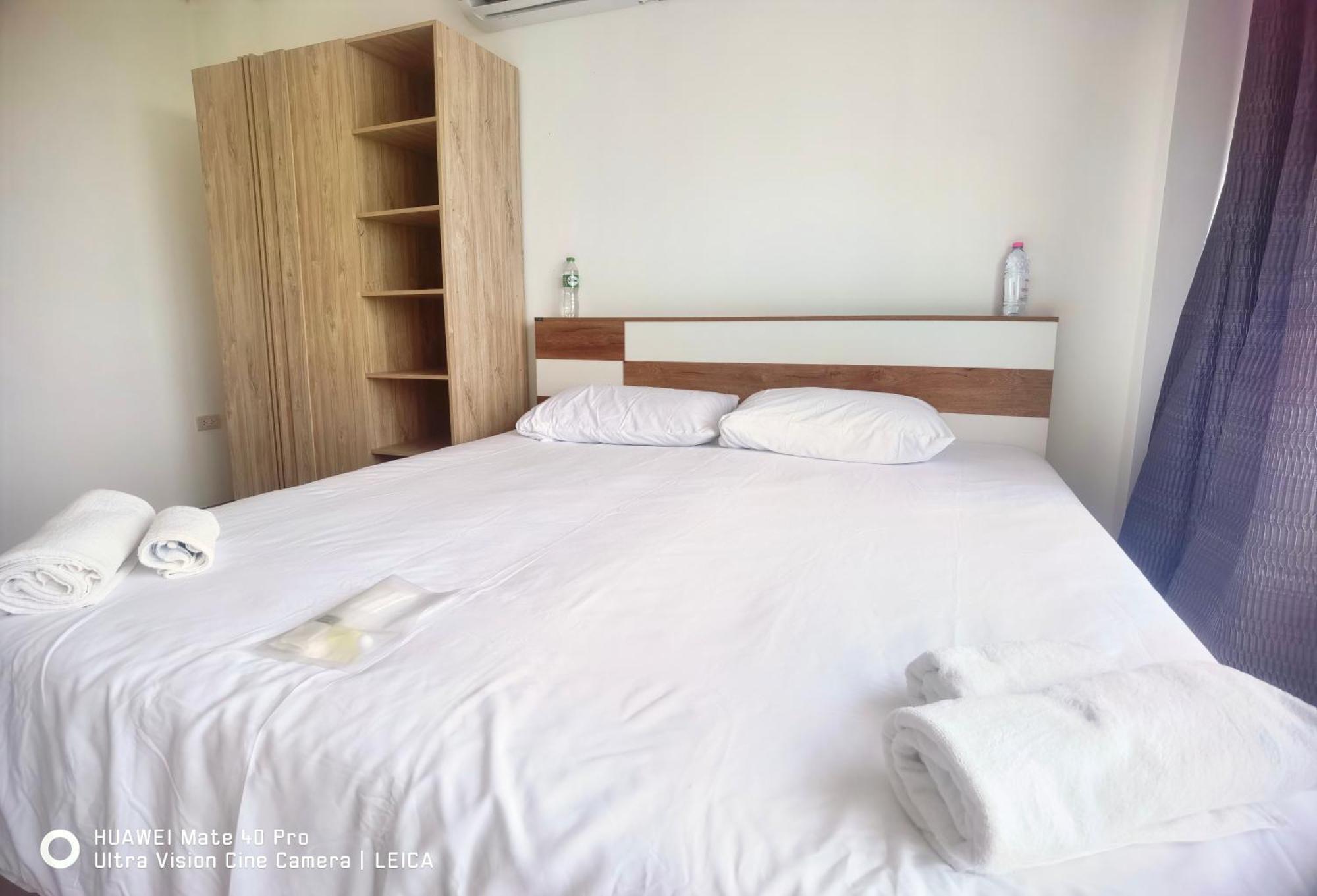 Hotel 115 Townhouse Ban Khlong Krang Esterno foto