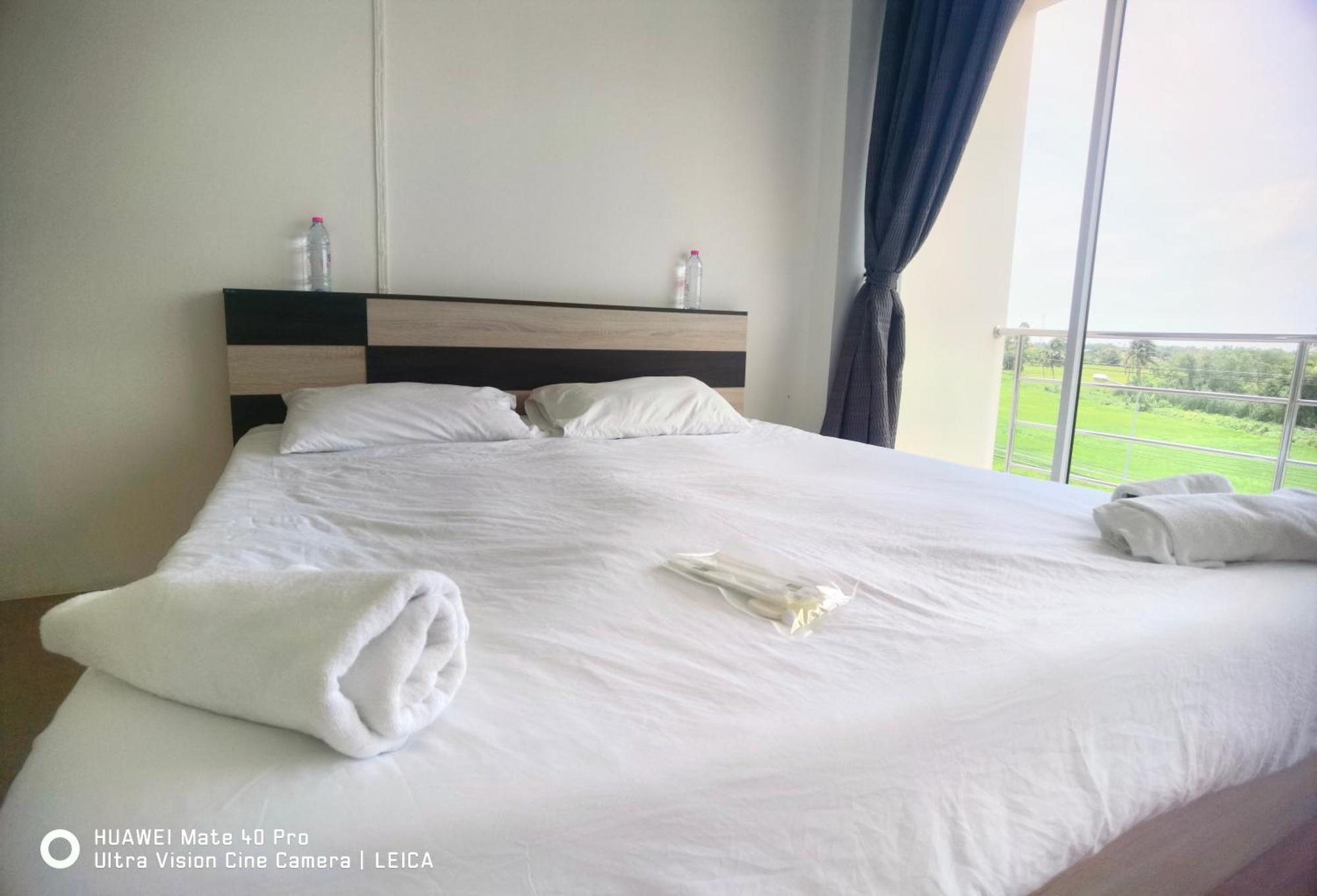 Hotel 115 Townhouse Ban Khlong Krang Esterno foto