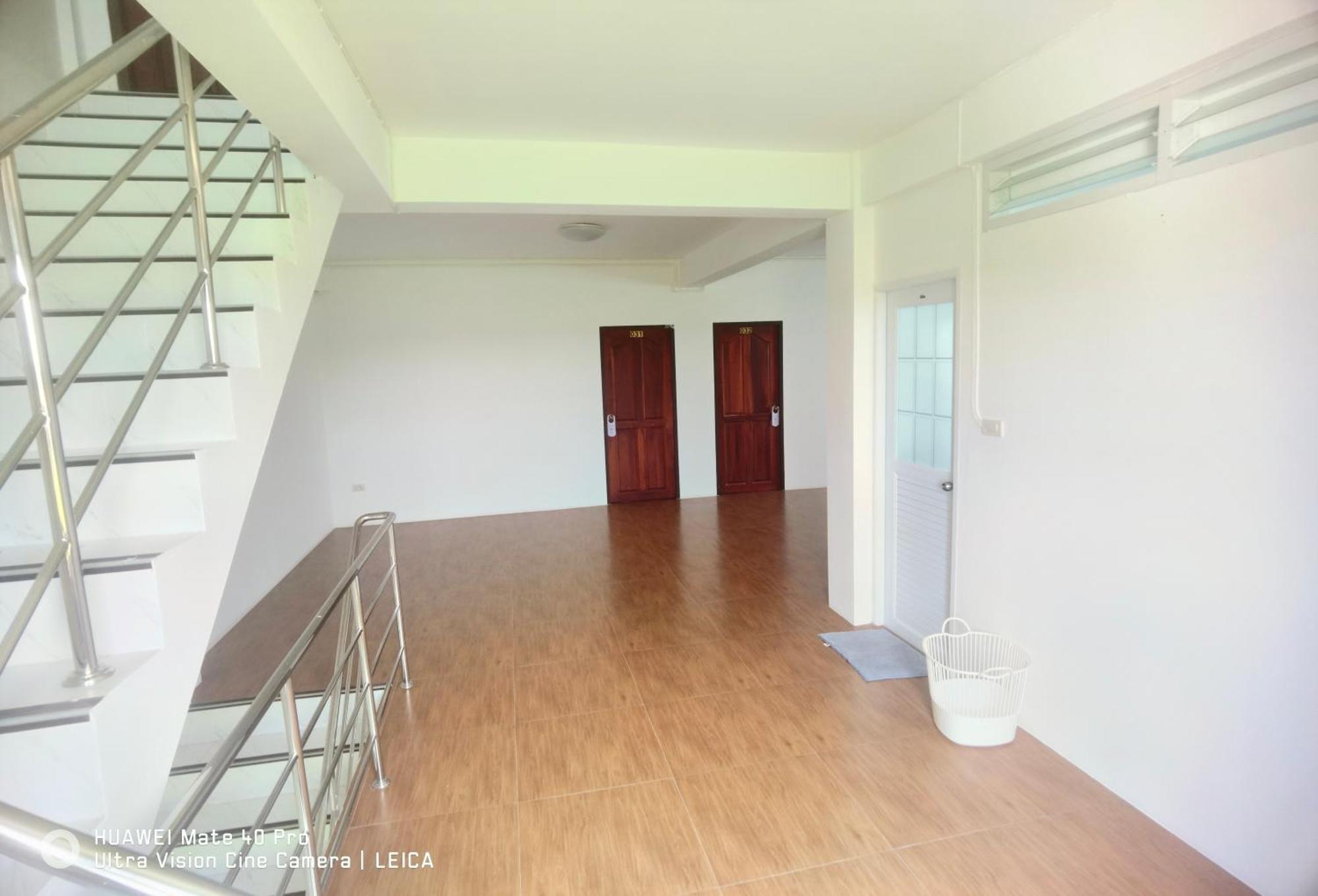 Hotel 115 Townhouse Ban Khlong Krang Esterno foto