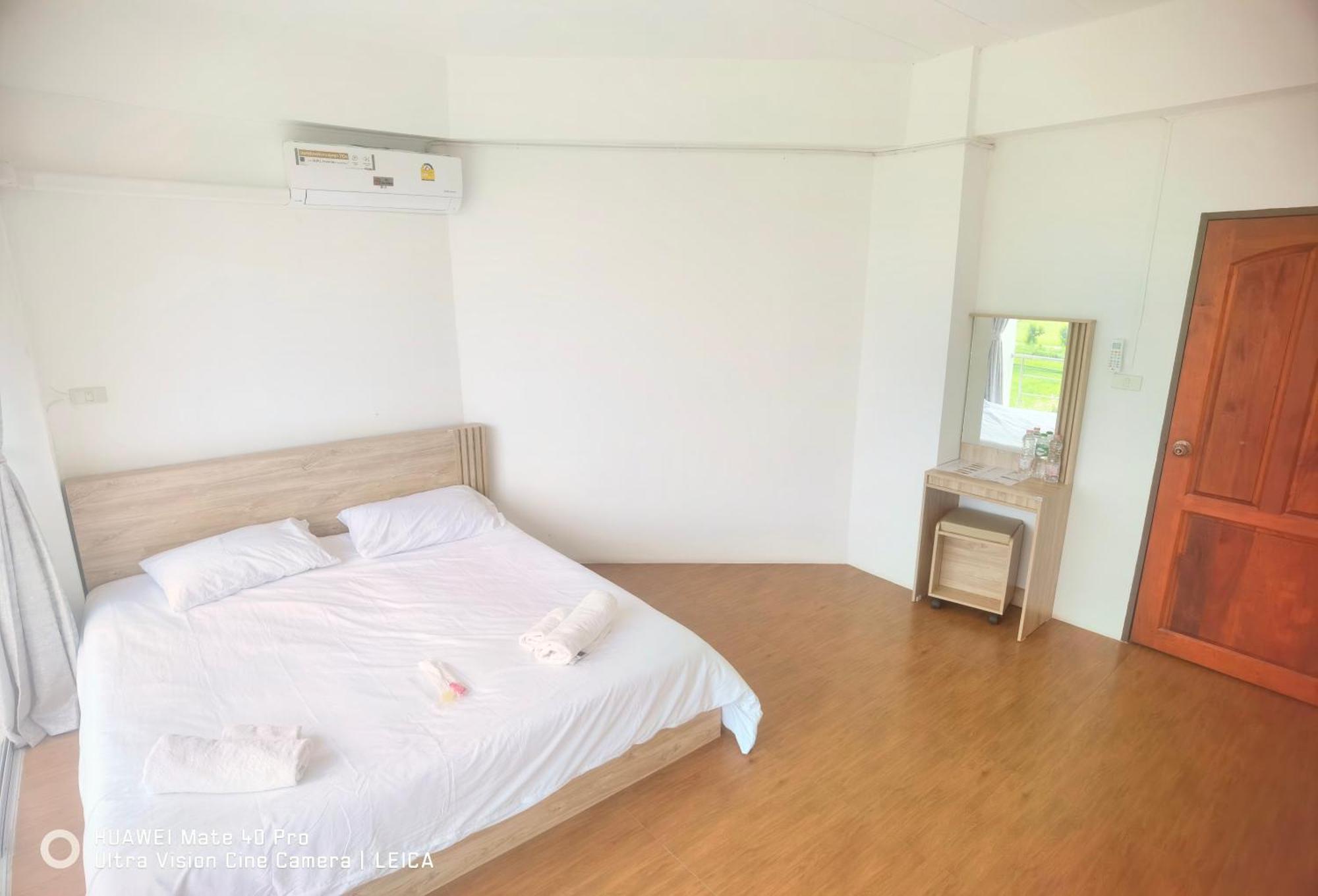 Hotel 115 Townhouse Ban Khlong Krang Esterno foto